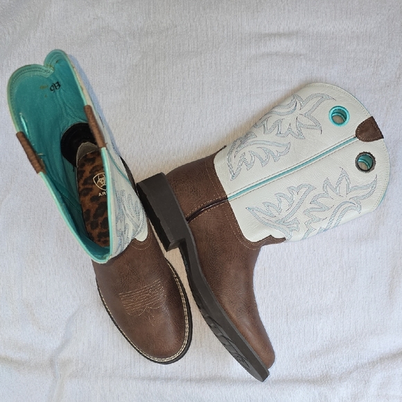 Ariat Women's Elko Western Boots 9B - Picture 3 of 13